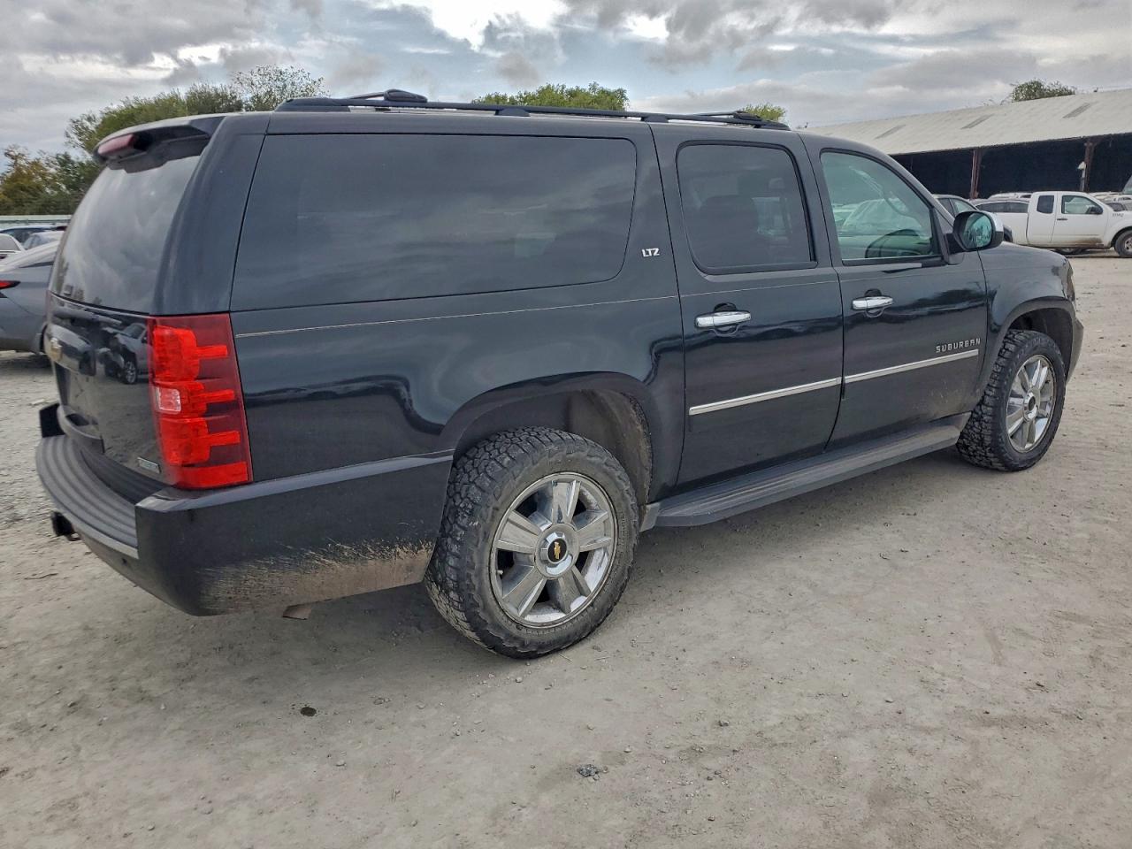 2010 CHEVROLET SUBURBAN K1500 LTZ photo 7