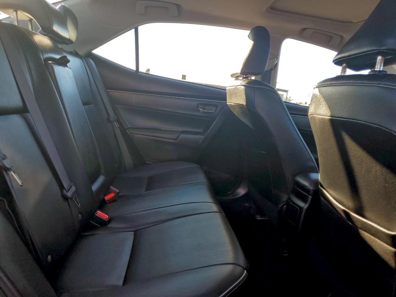 2017 TOYOTA COROLLA L photo 19