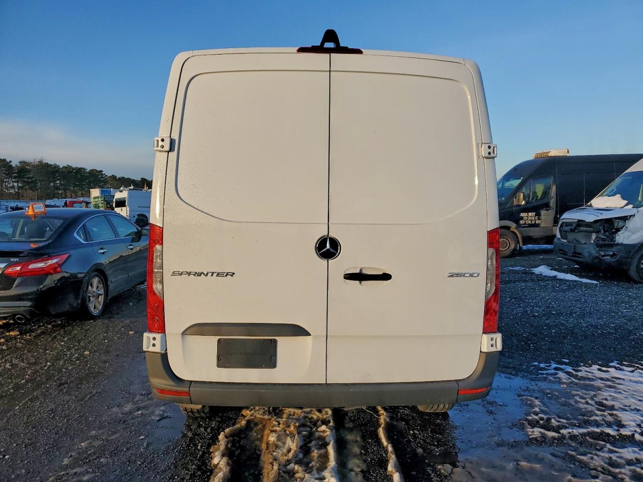 2025 MERCEDES BENZ SPRINTER 2500 DELIVERY VAN photo 11