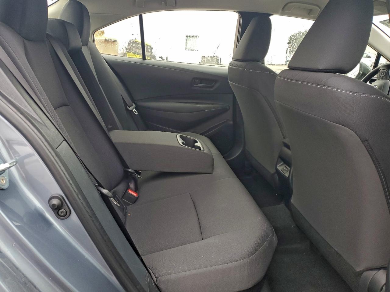 2025 TOYOTA COROLLA LE photo 28