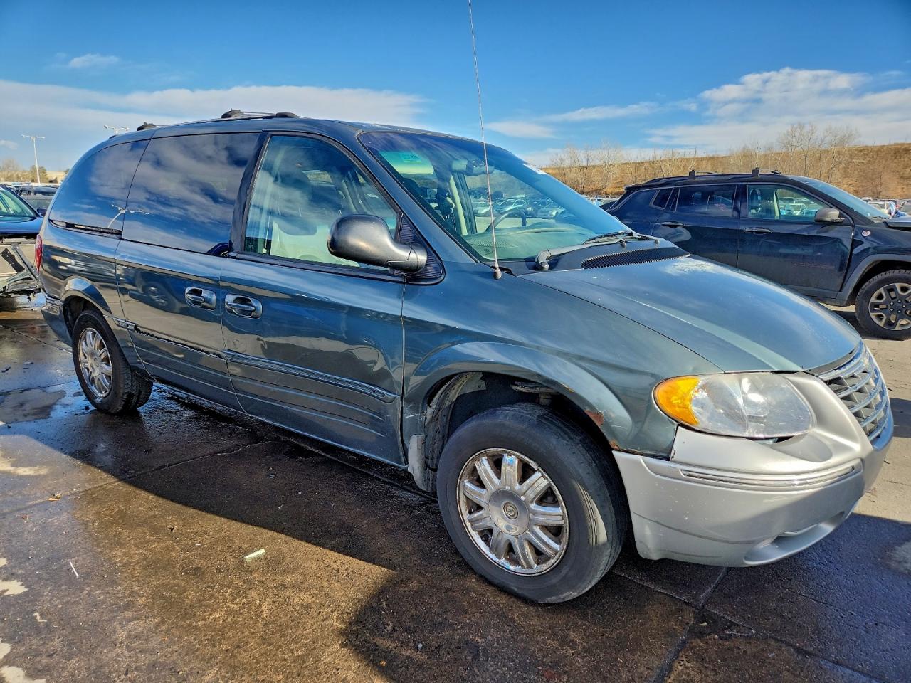 2006 CHRYSLER TOWN & COUNTRY LIMITED photo 4