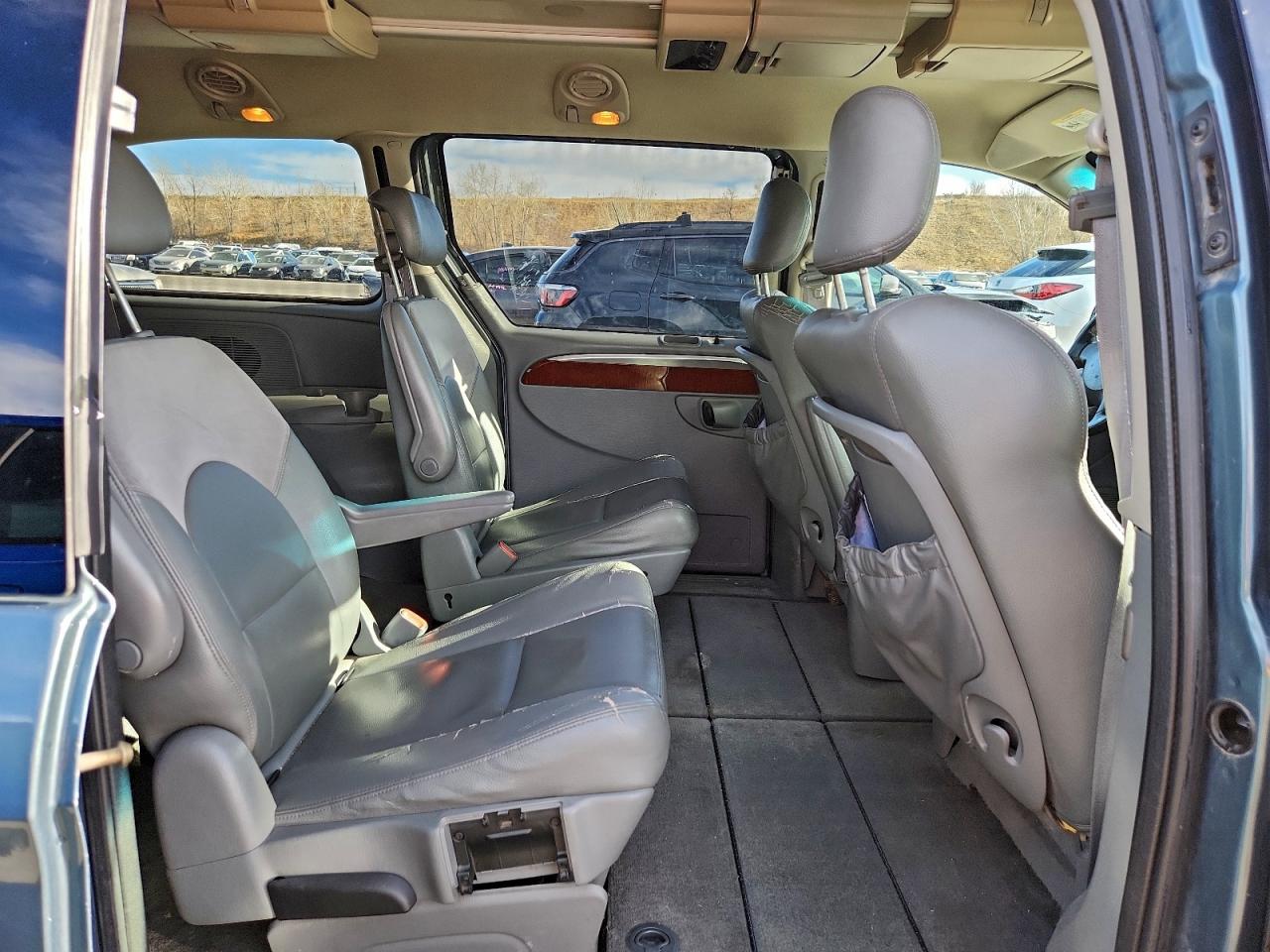 2006 CHRYSLER TOWN & COUNTRY LIMITED photo 11