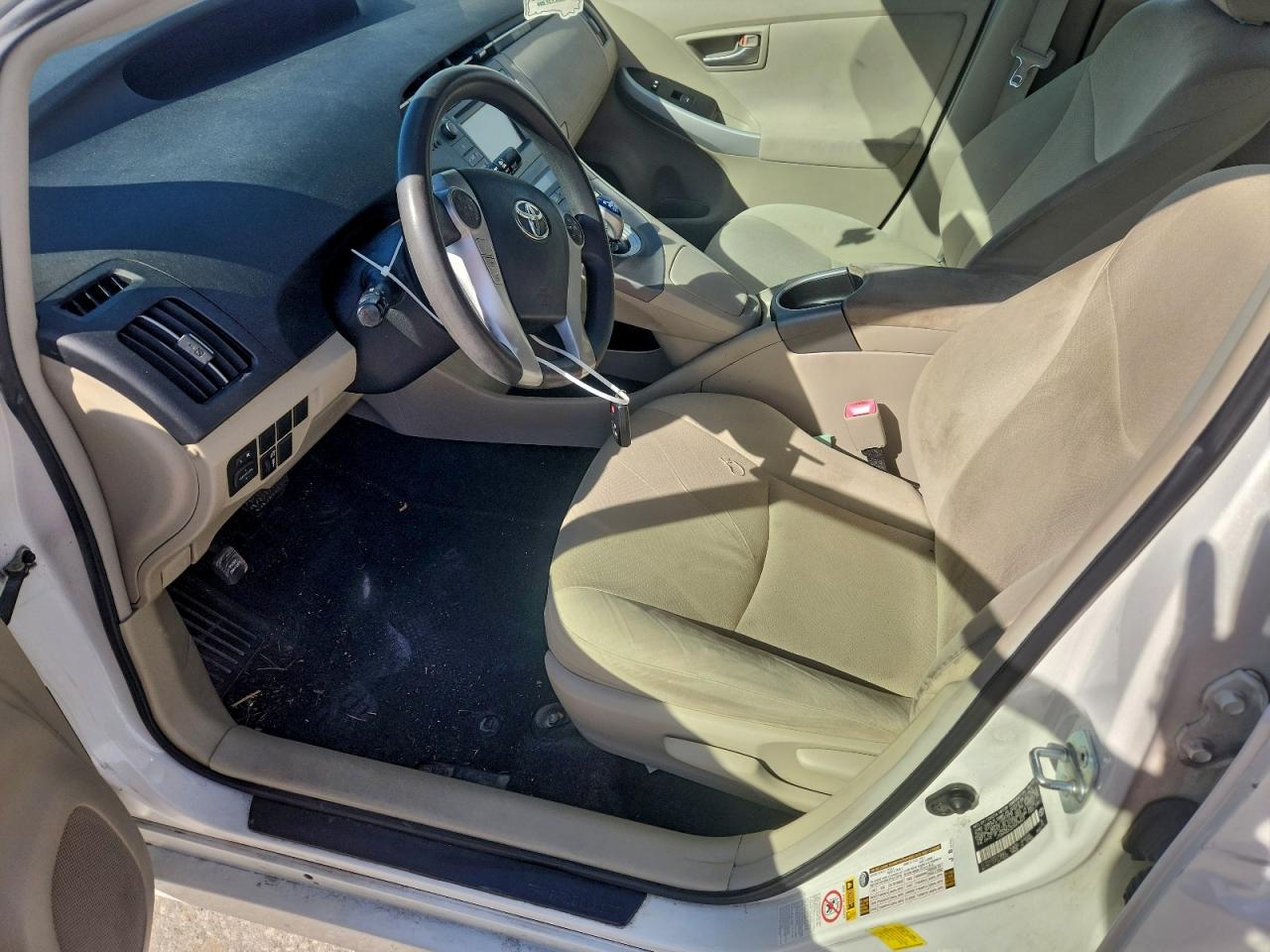 2012 TOYOTA PRIUS photo 13