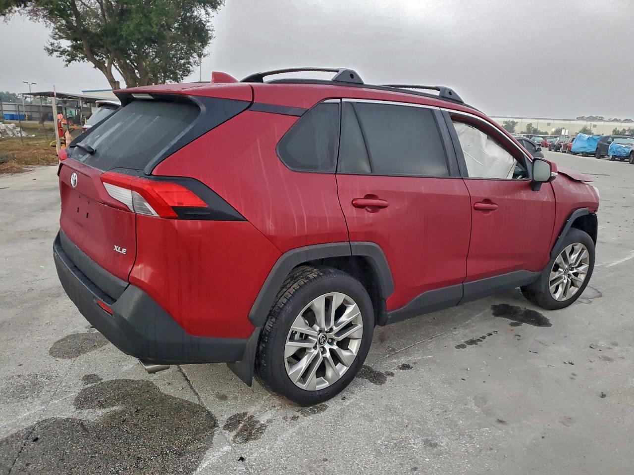 2025 TOYOTA RAV4 XLE PREMIUM photo 3