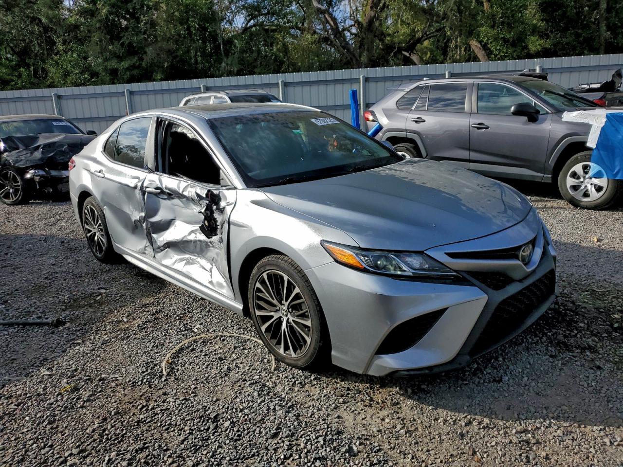 2020 TOYOTA CAMRY SE photo 7