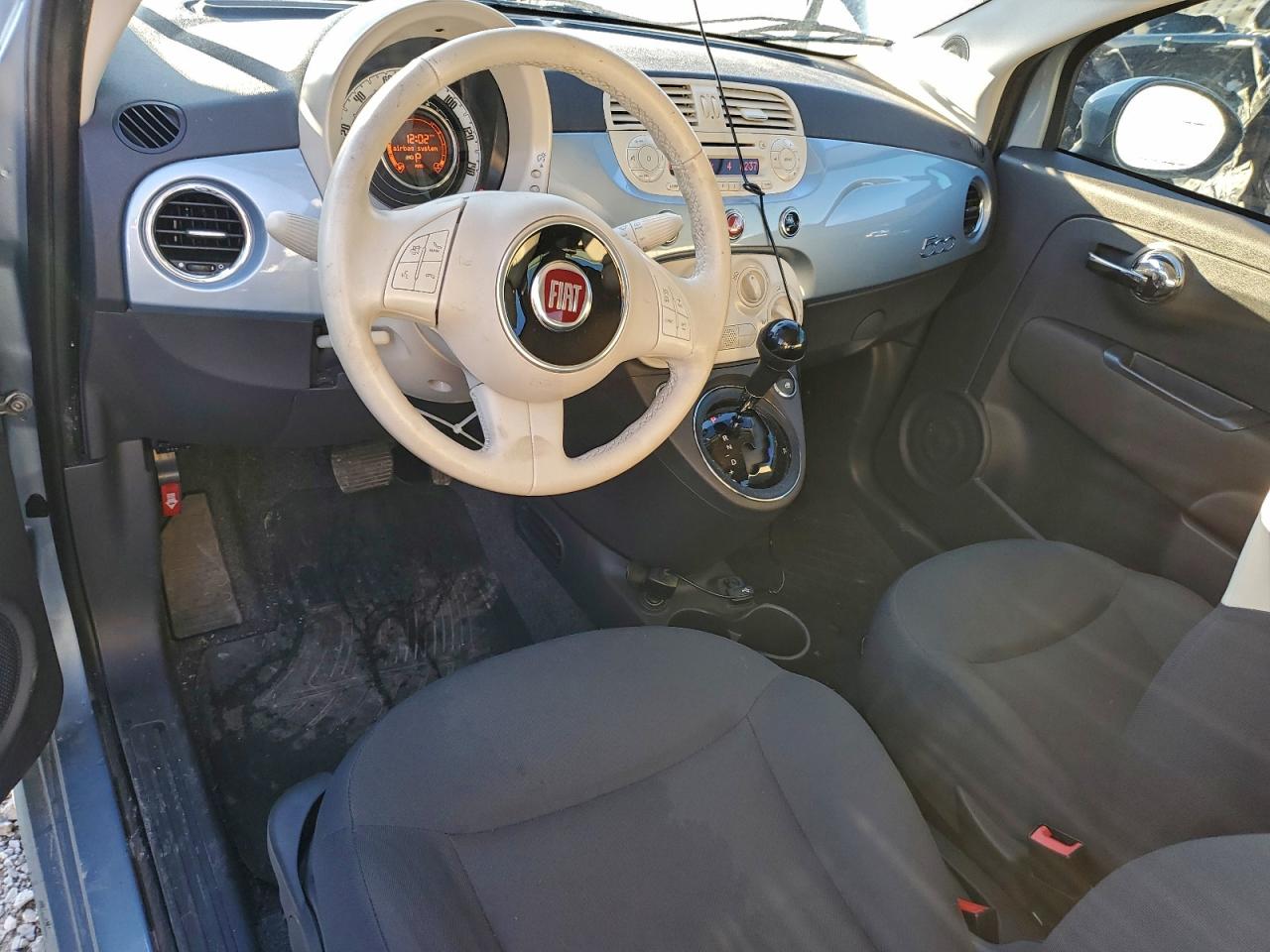2015 FIAT 500 POP photo 8
