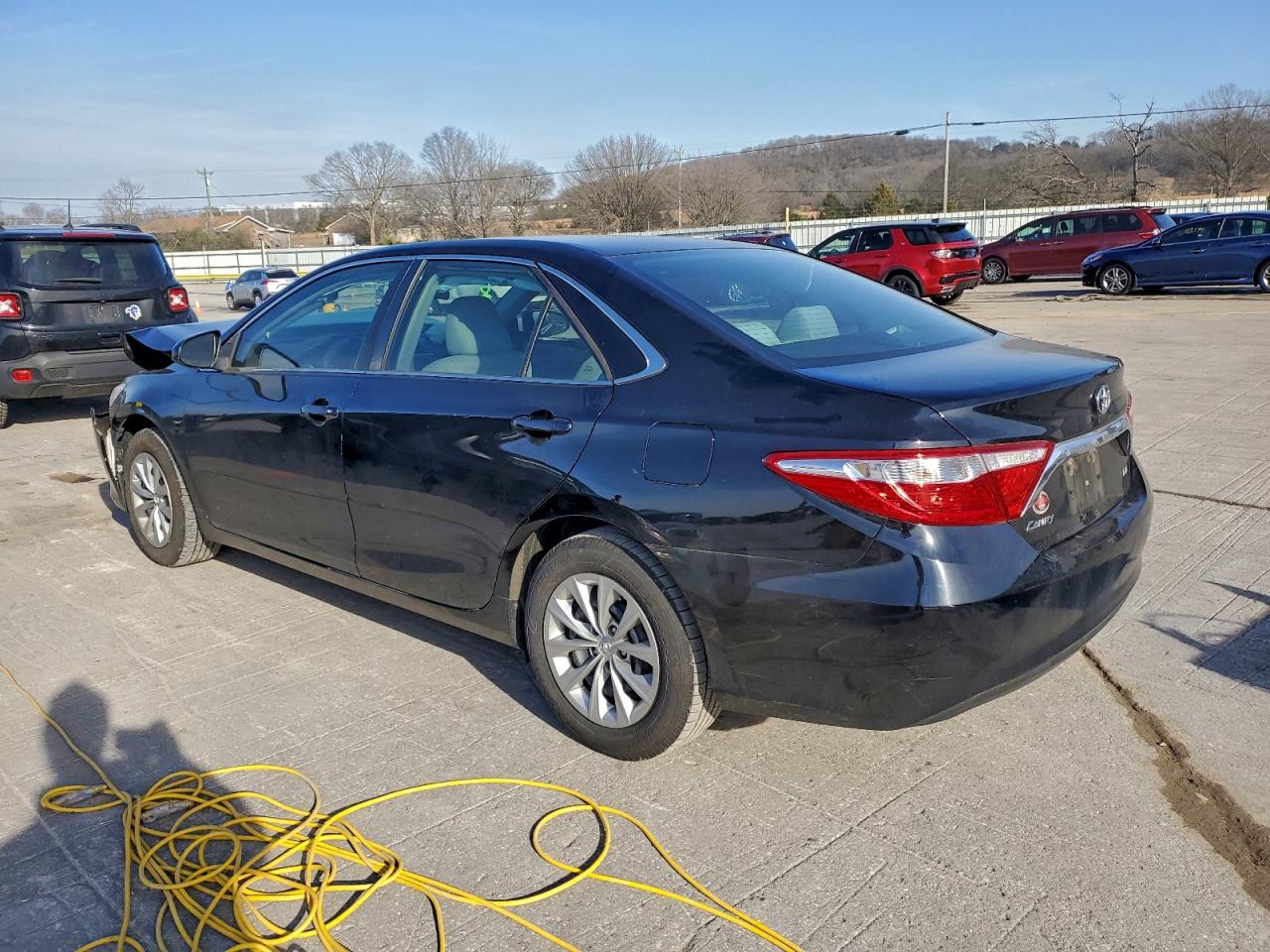 2017 TOYOTA CAMRY LE photo 3