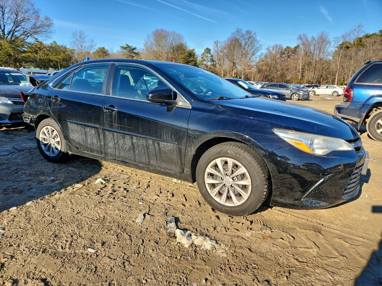 2016 TOYOTA CAMRY LE photo 4