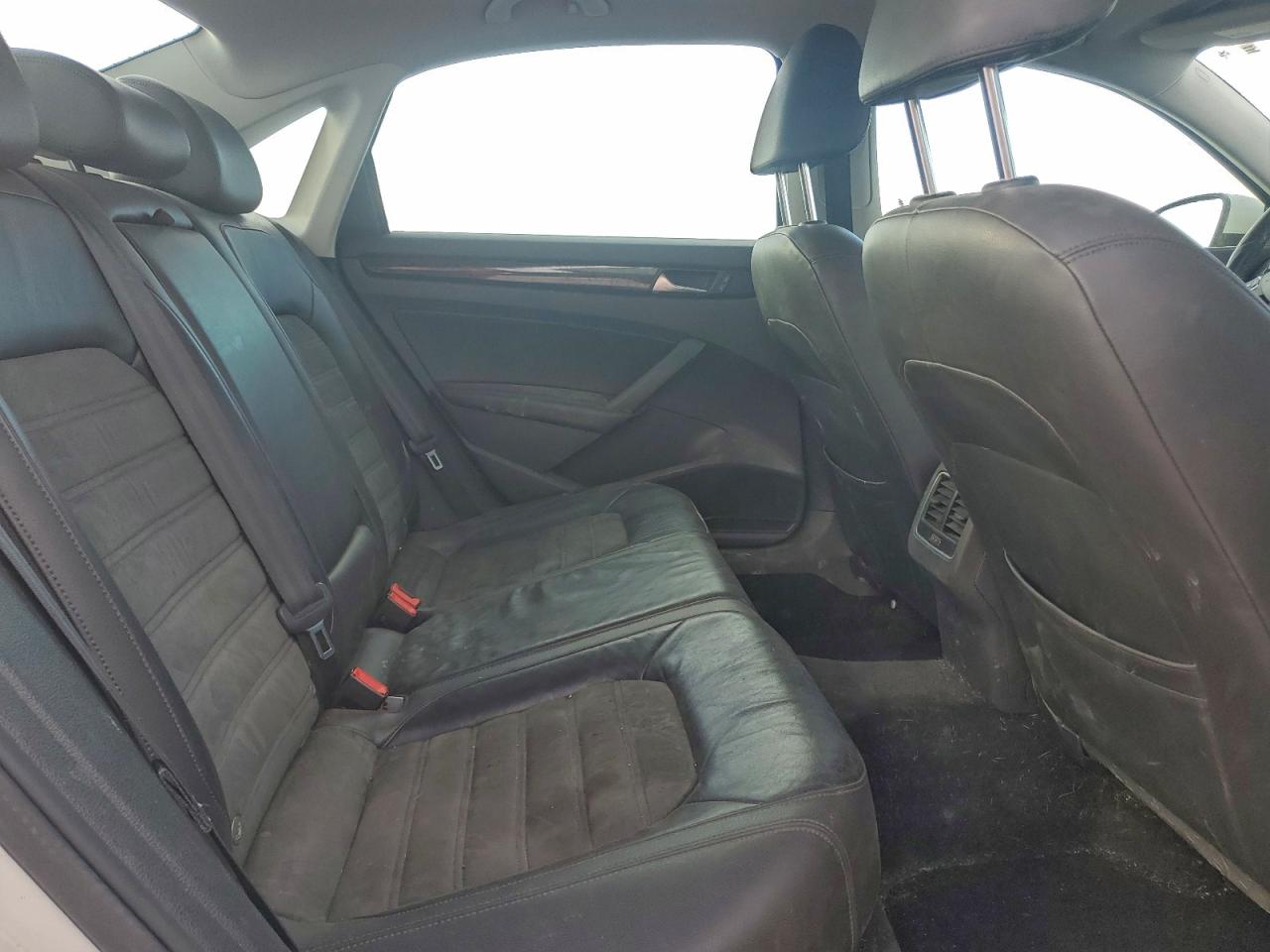2014 VOLKSWAGEN PASSAT SEL photo 10