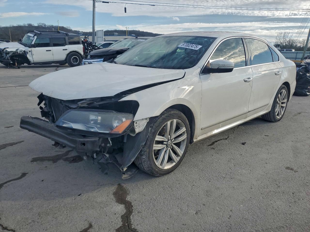2014 VOLKSWAGEN PASSAT