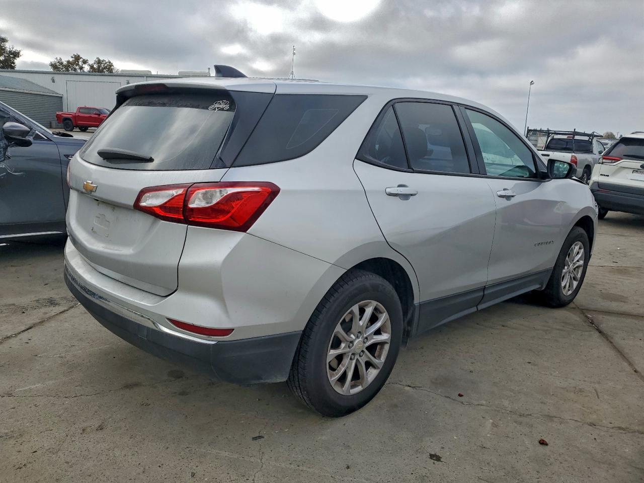 2018 CHEVROLET EQUINOX LS photo 7