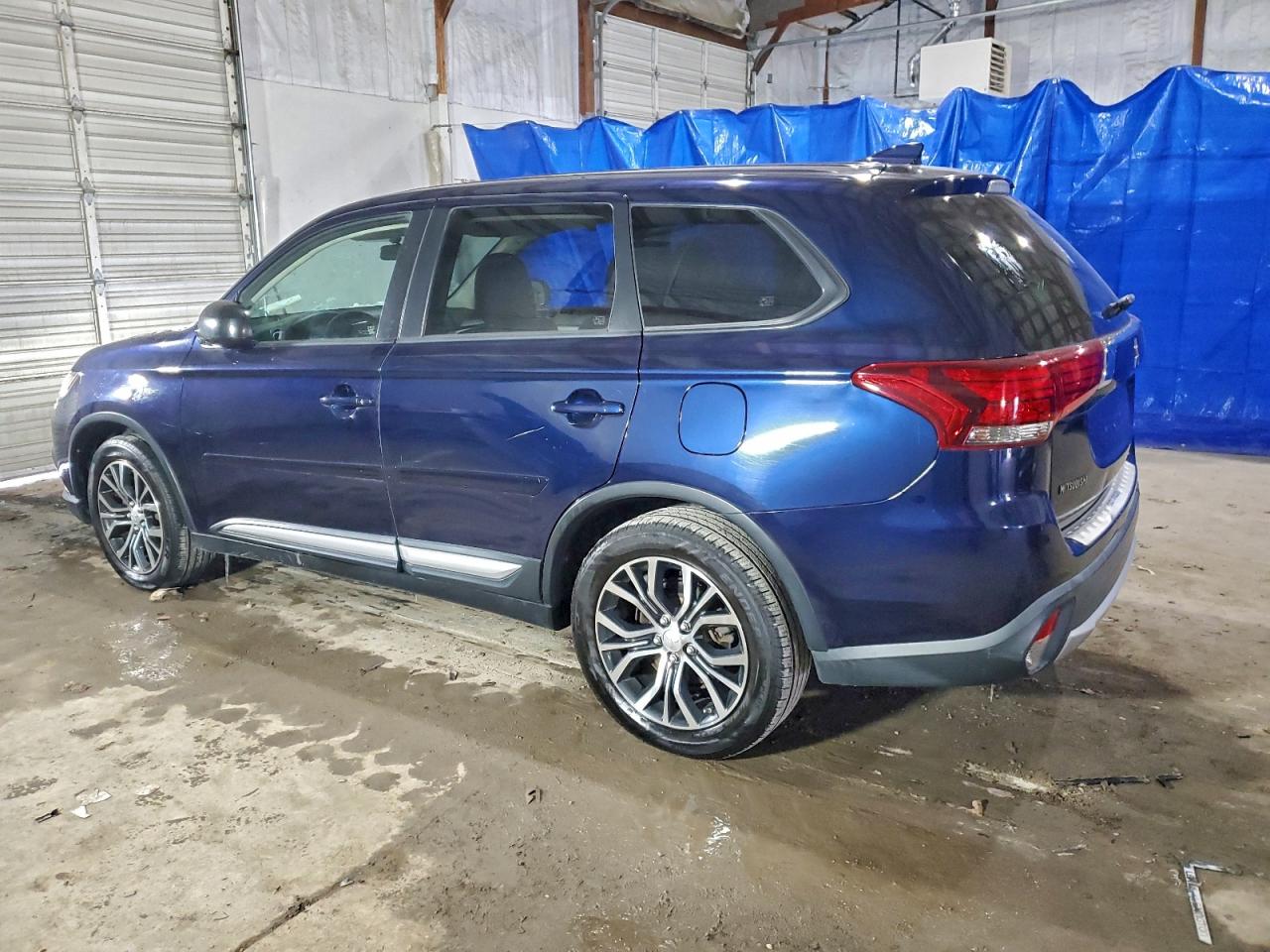 2017 MITSUBISHI OUTLANDER ES photo 3