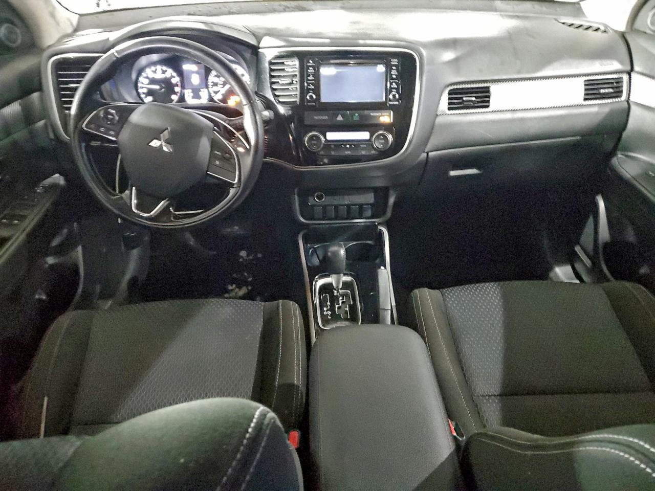 2017 MITSUBISHI OUTLANDER ES photo 15