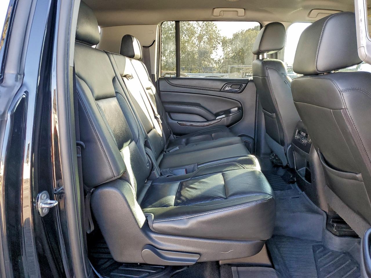 2018 CHEVROLET SUBURBAN C1500 LT photo 11