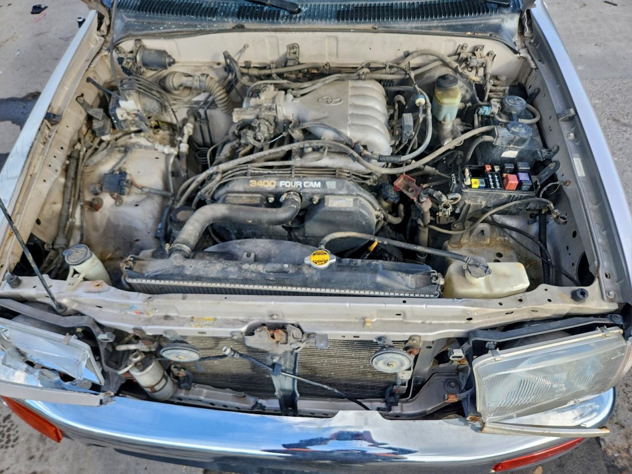 1996 TOYOTA 4RUNNER SR5 photo 12