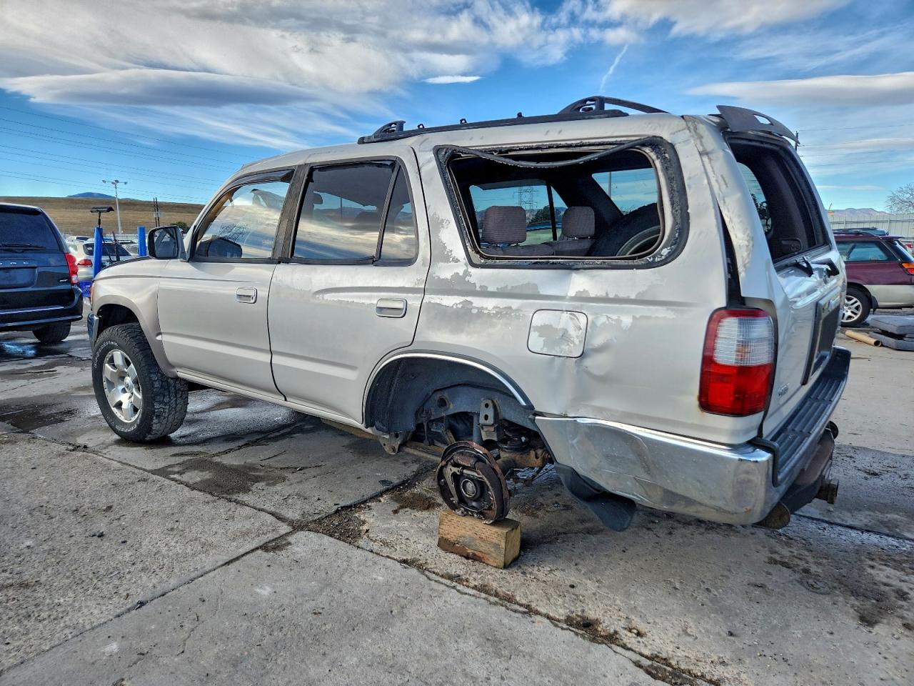 1996 TOYOTA 4RUNNER SR5 photo 2