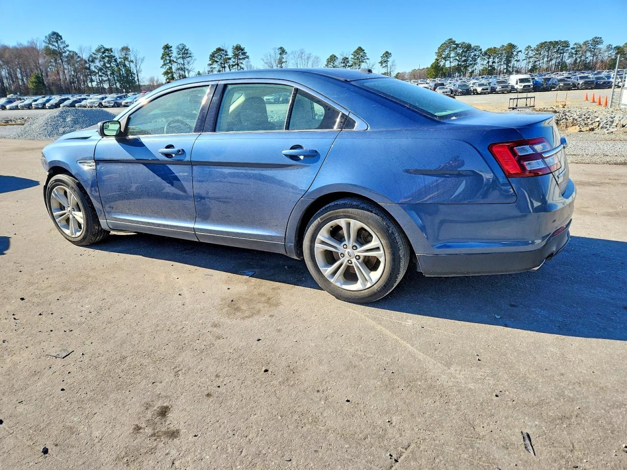 2018 FORD TAURUS SE photo 4