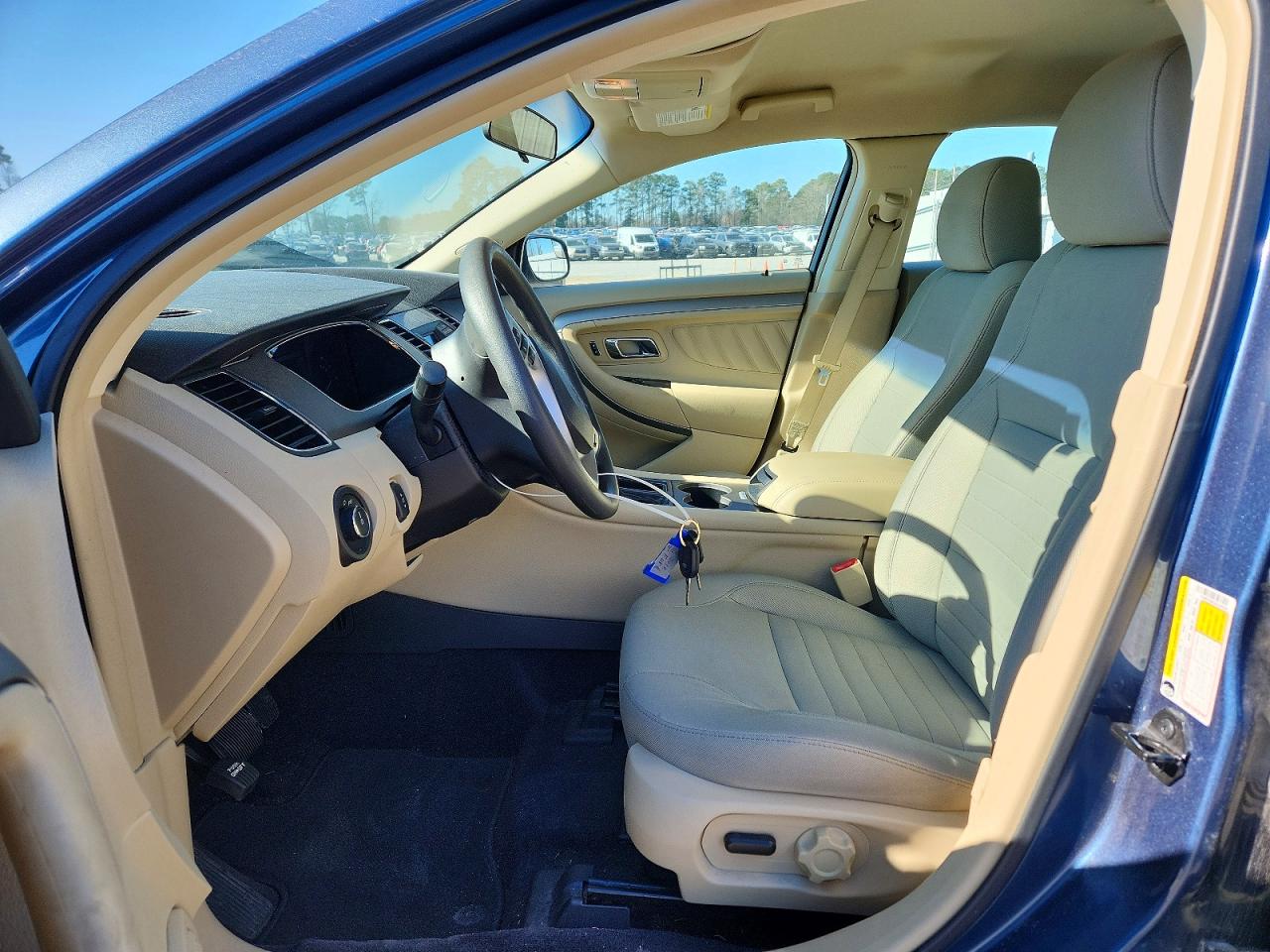 2018 FORD TAURUS SE photo 19