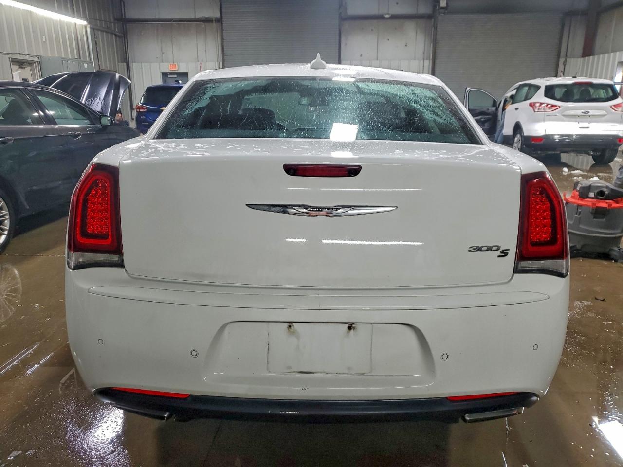 2015 CHRYSLER 300 S photo 6