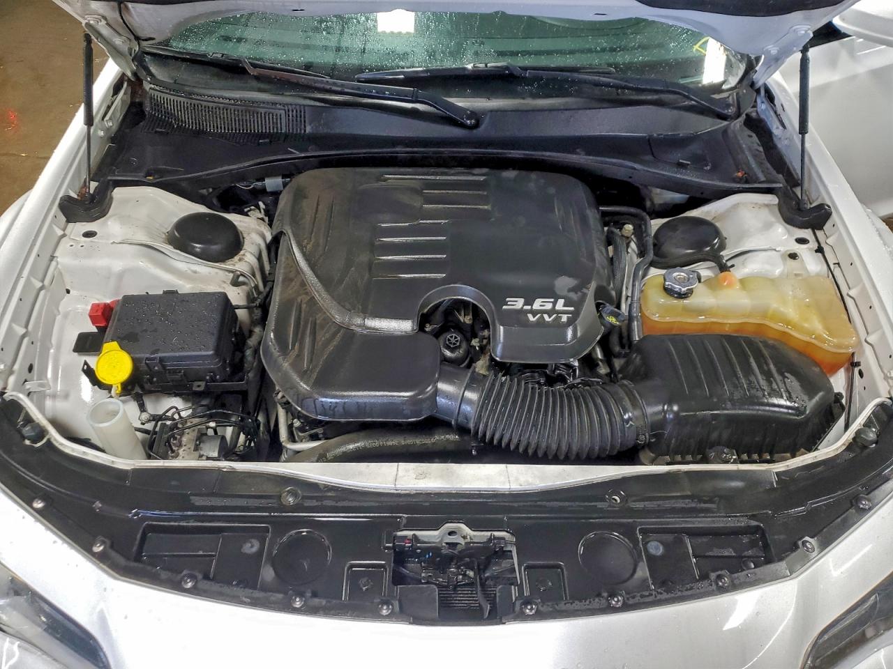 2015 CHRYSLER 300 S photo 11