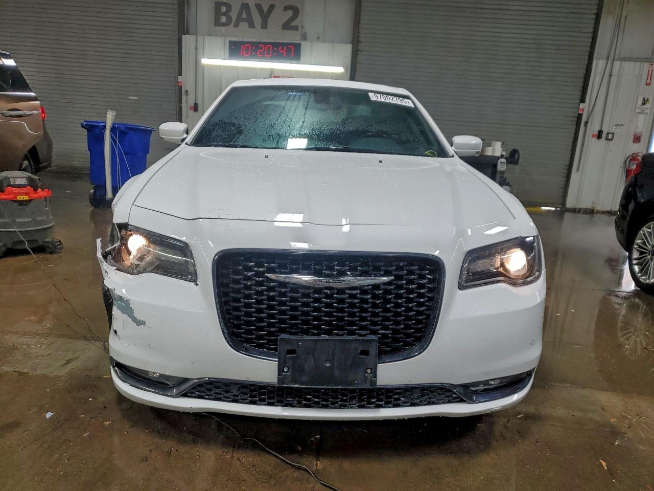 2015 CHRYSLER 300 S photo 5