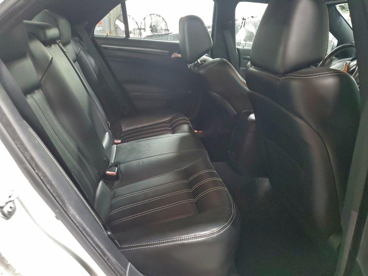 2015 CHRYSLER 300 S photo 10
