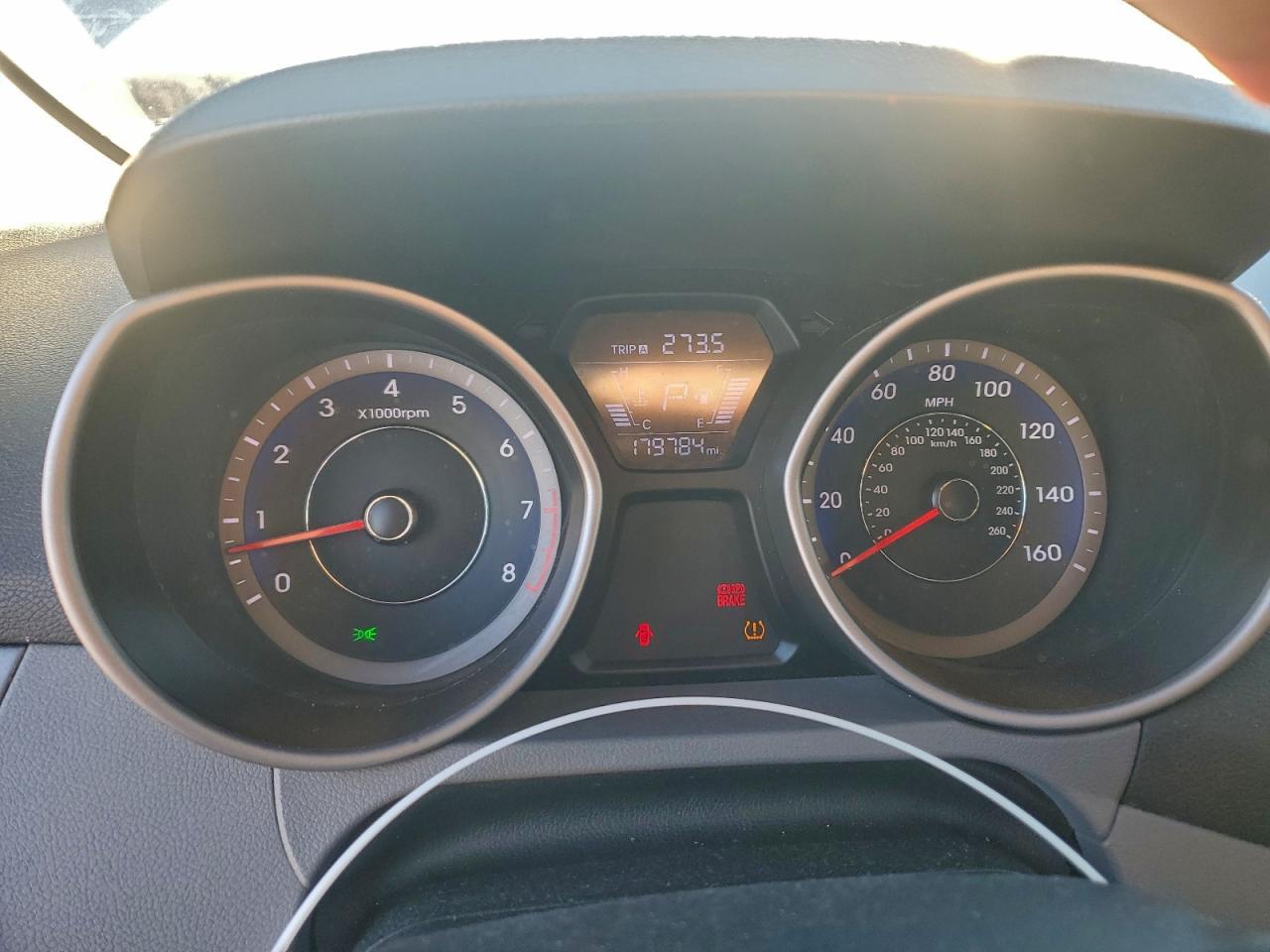 2014 HYUNDAI ELANTRA SE photo 25