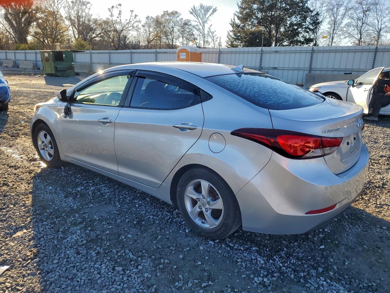 2014 HYUNDAI ELANTRA SE photo 4