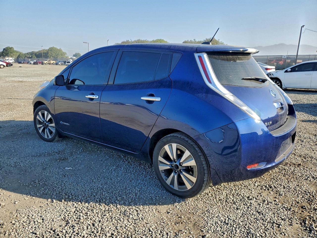 2017 NISSAN LEAF S photo 3