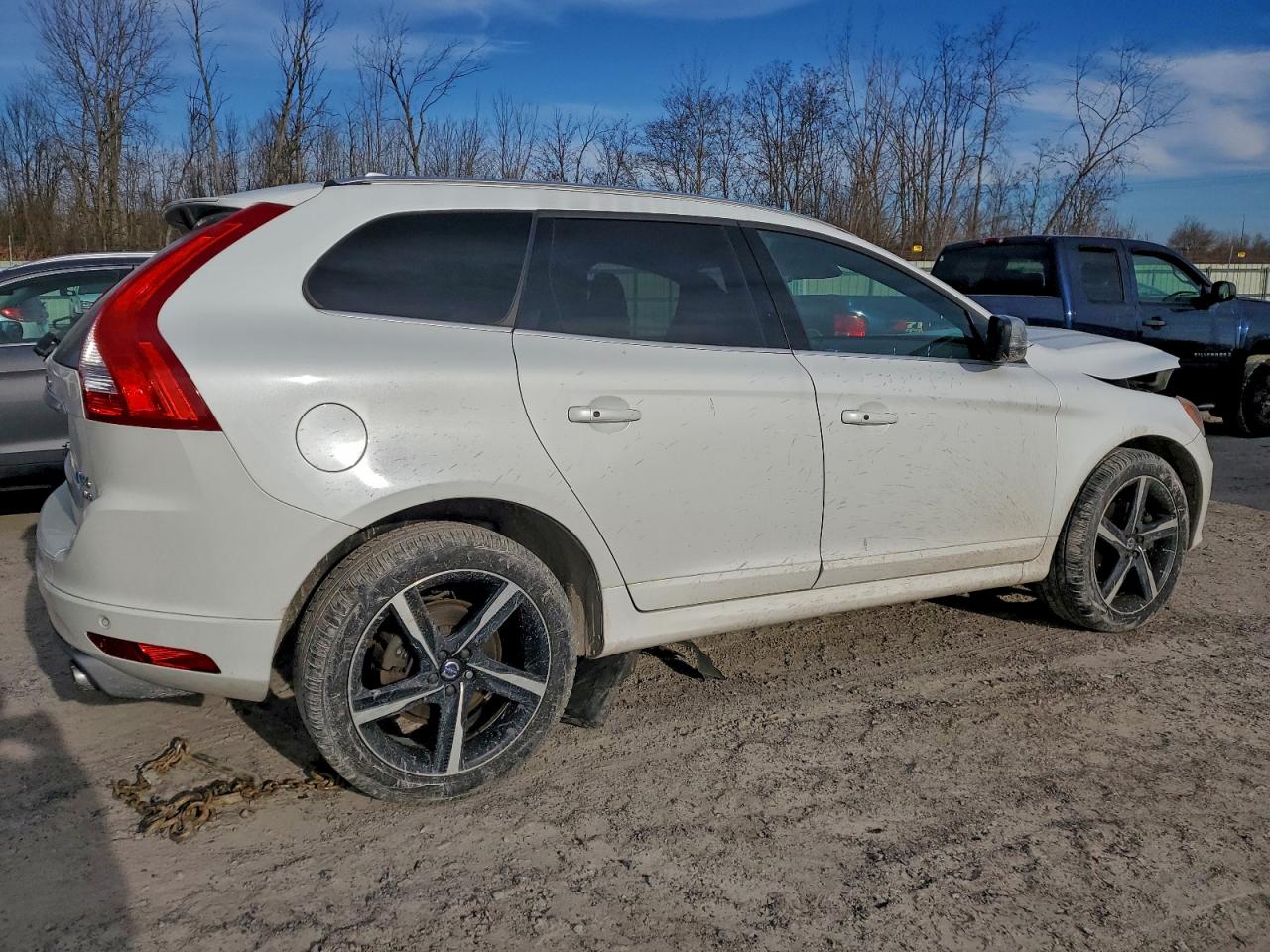 2015 VOLVO XC60 T6 R-DESIGN PLATINUM photo 5