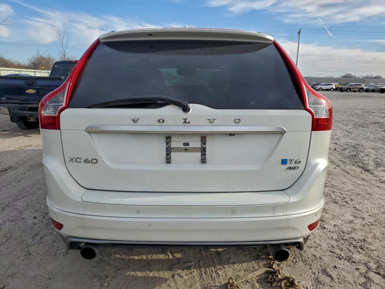 2015 VOLVO XC60 T6 R-DESIGN PLATINUM photo 11