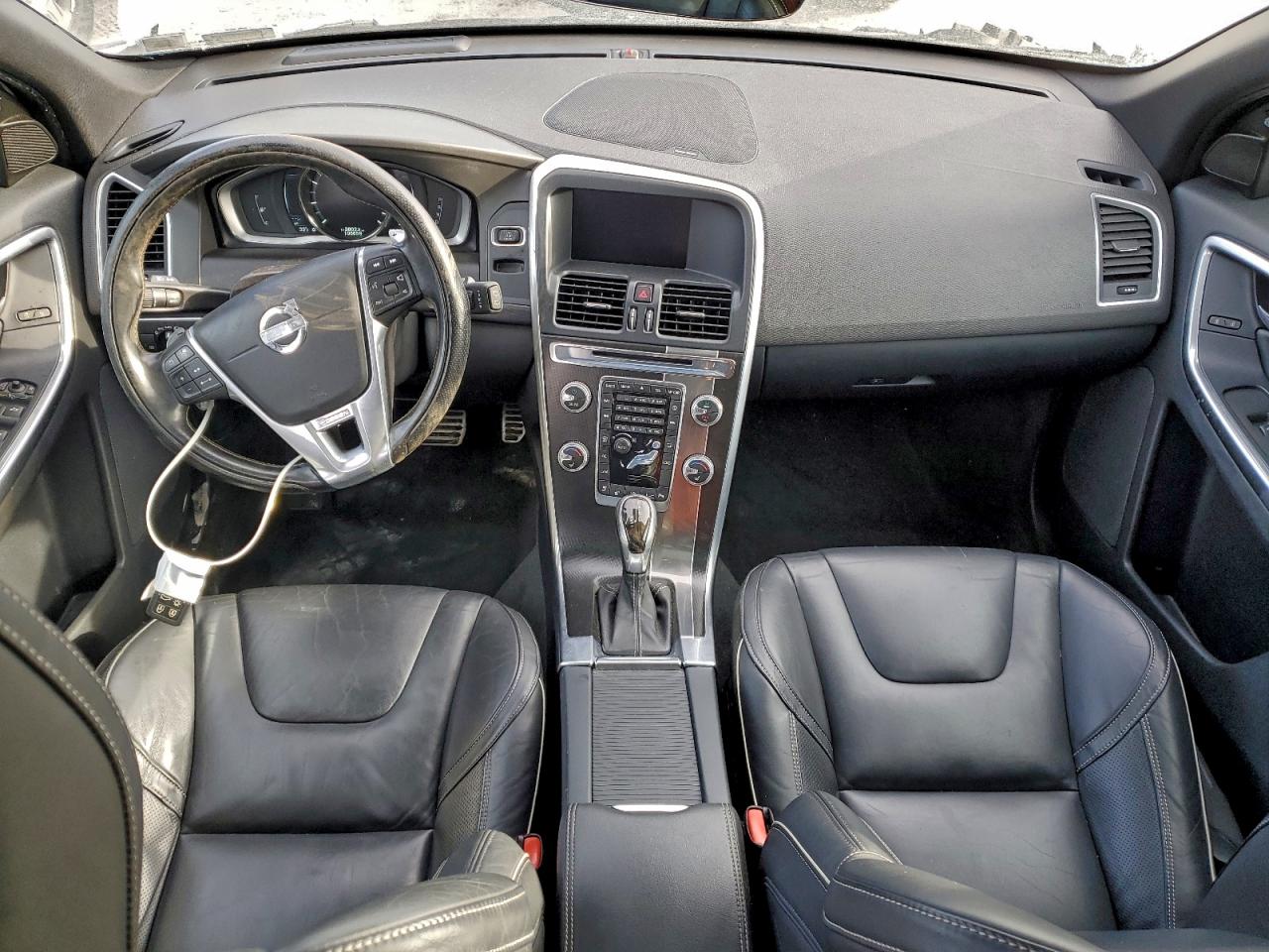 2015 VOLVO XC60 T6 R-DESIGN PLATINUM photo 15