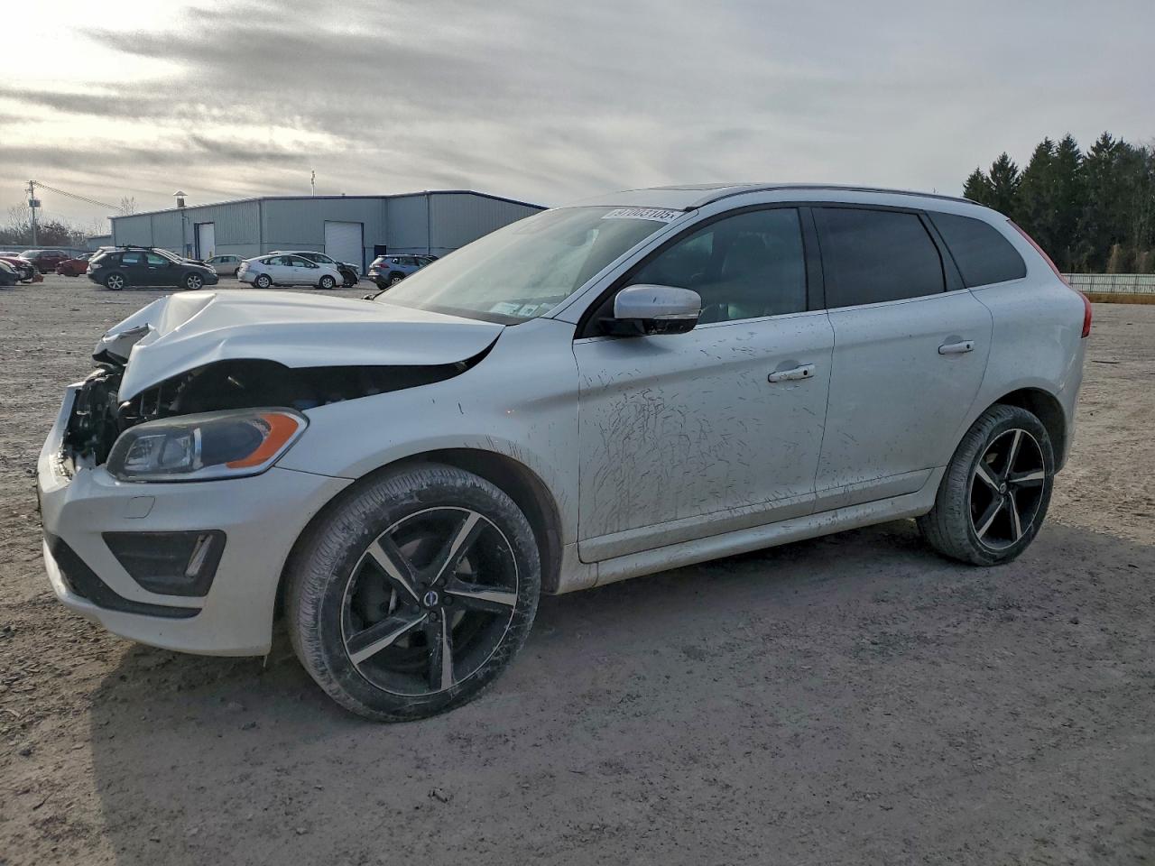 2015 VOLVO XC60