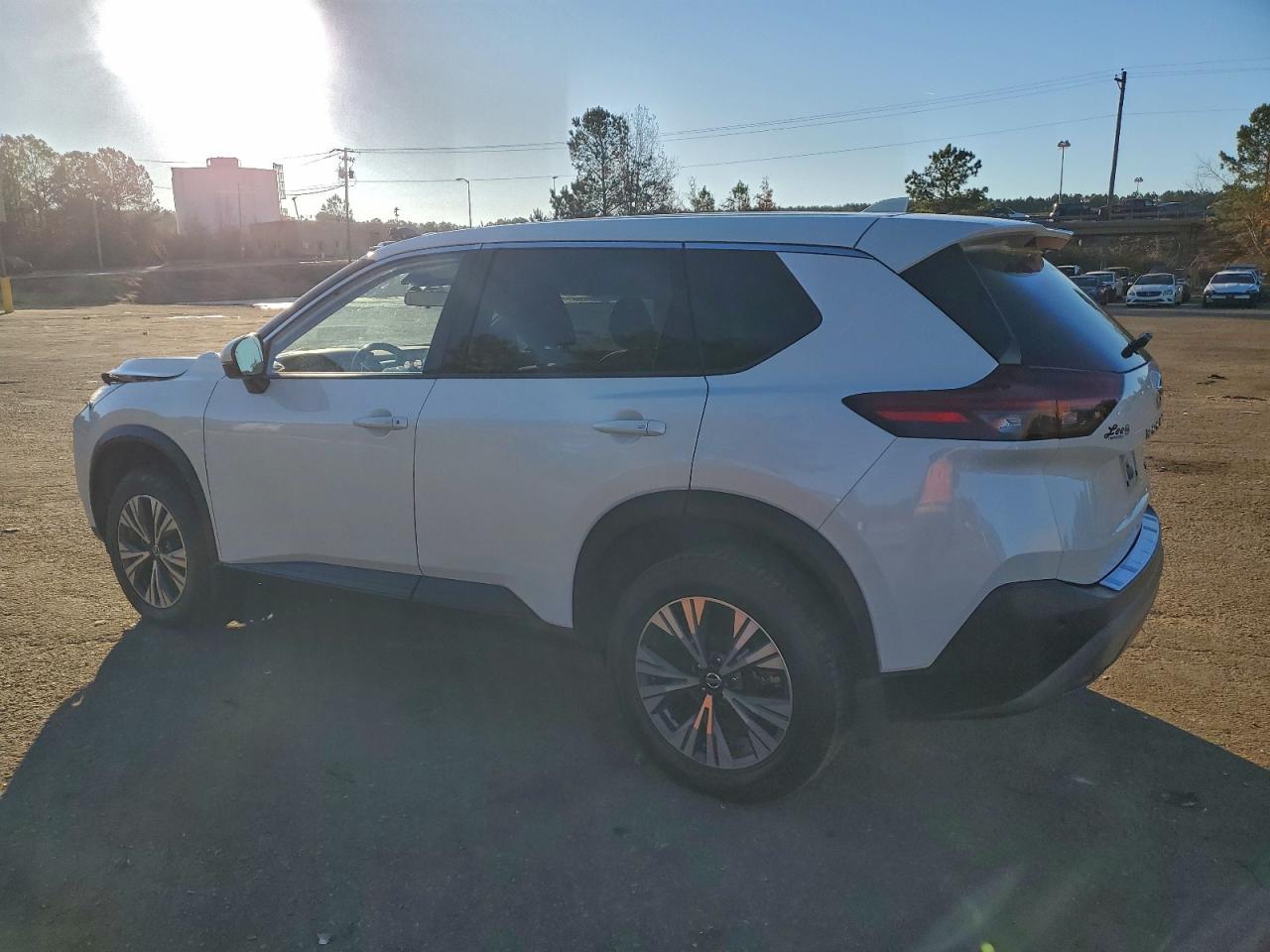 2021 NISSAN ROGUE SV photo 3