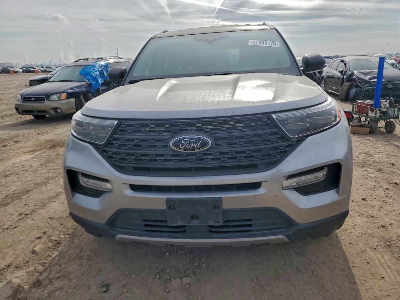 2023 FORD EXPLORER XLT photo 5