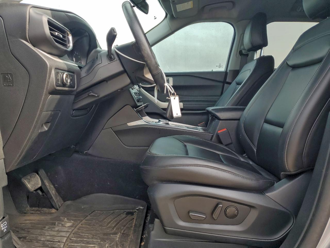 2023 FORD EXPLORER XLT photo 7