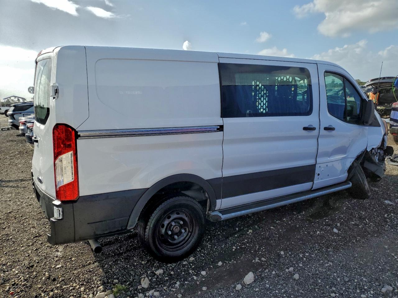 2025 FORD TRANSIT T-250 photo 3