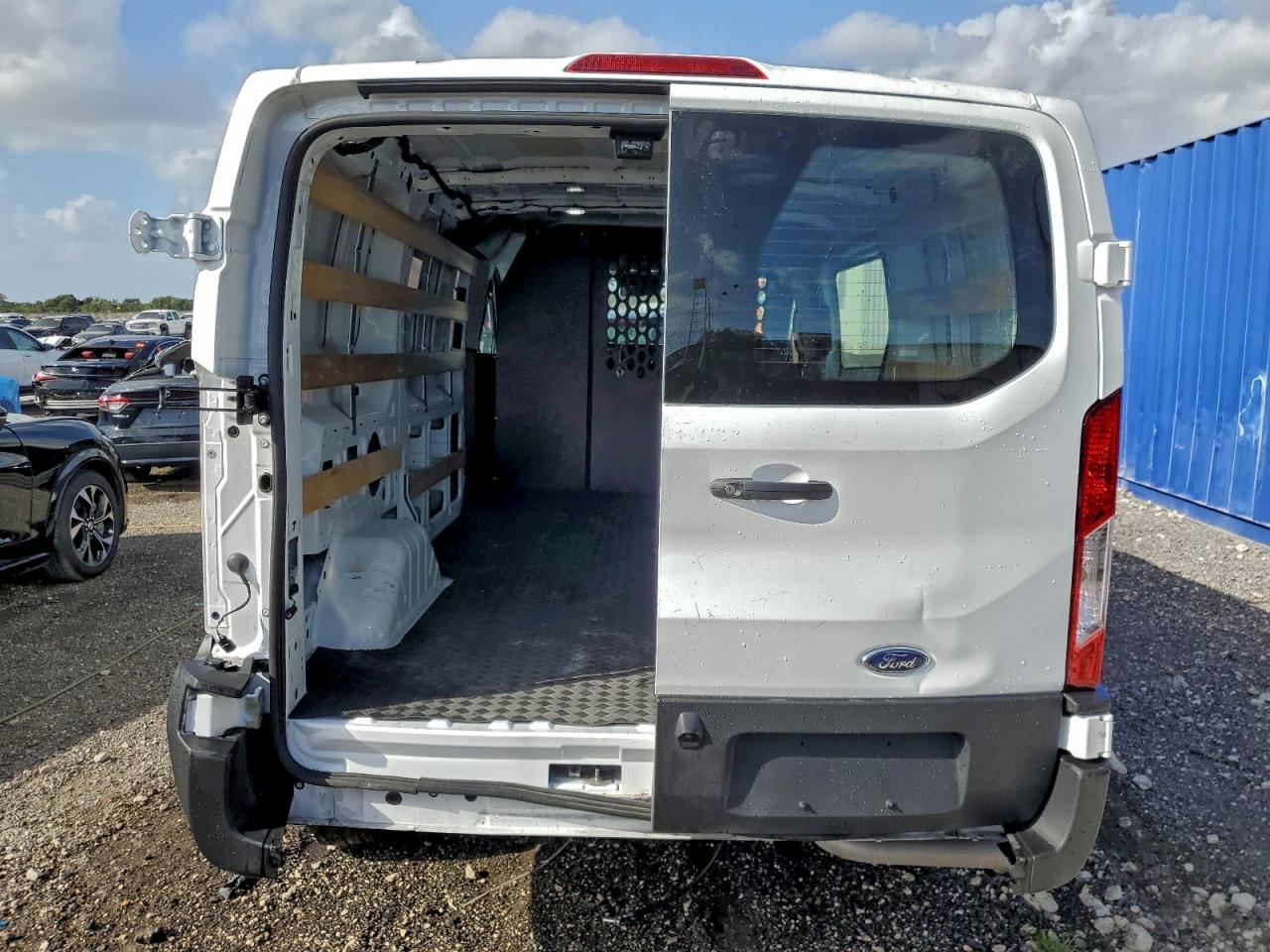 2025 FORD TRANSIT T-250 photo 6