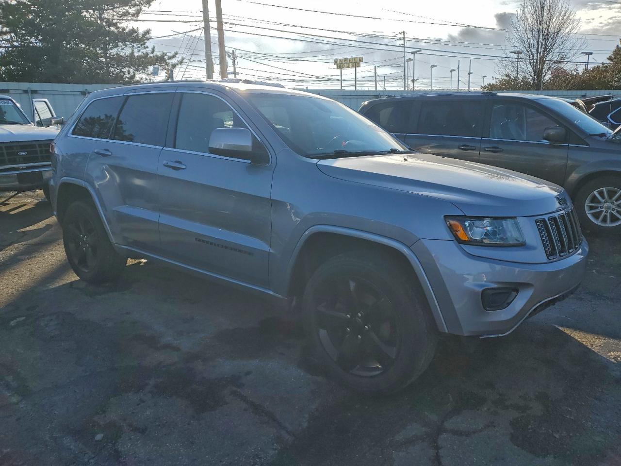 2015 JEEP GRAND CHEROKEE LAREDO photo 4