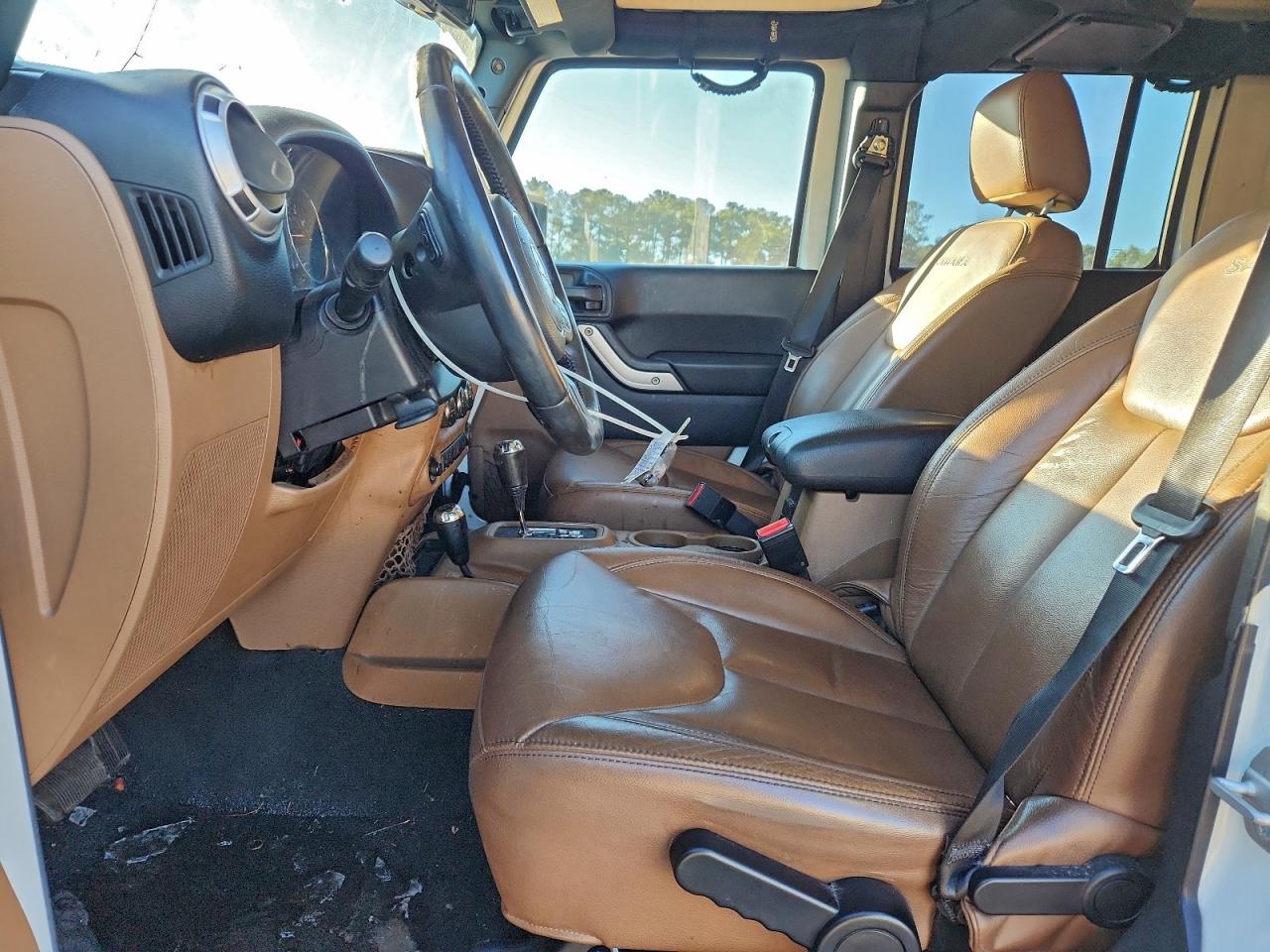 2016 JEEP WRANGLER UNLIMITED SAHARA photo 13