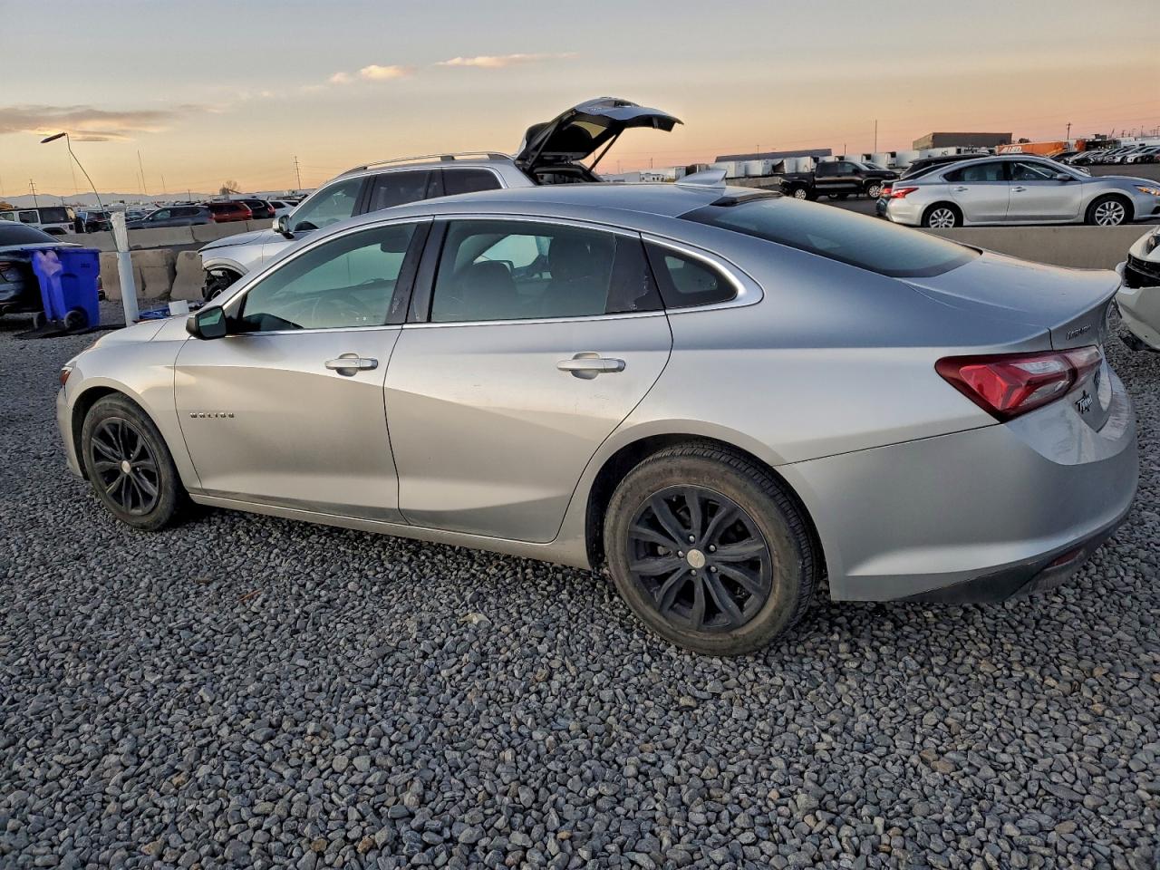2020 CHEVROLET MALIBU LT photo 3