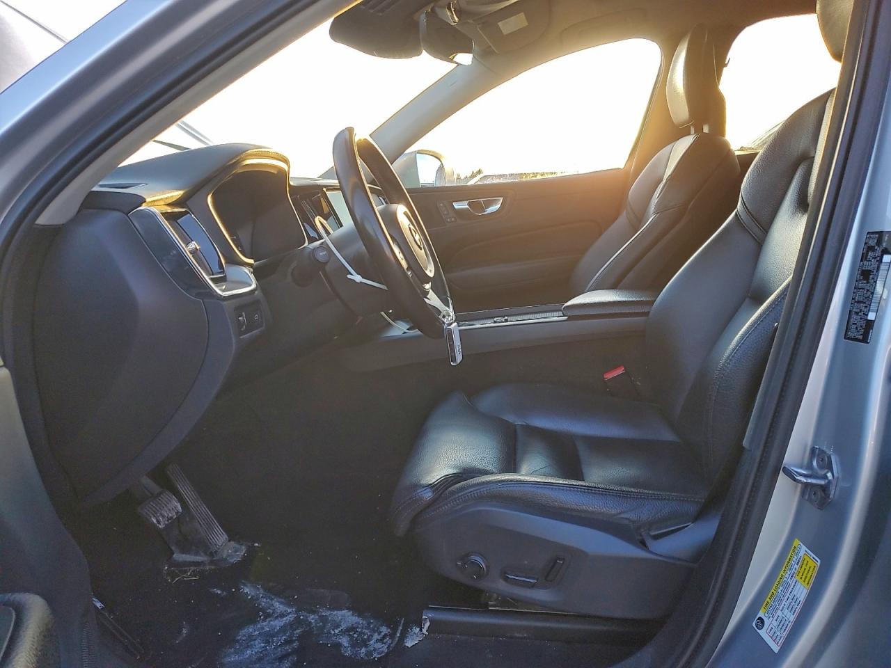 2019 VOLVO XC60 T5 photo 19