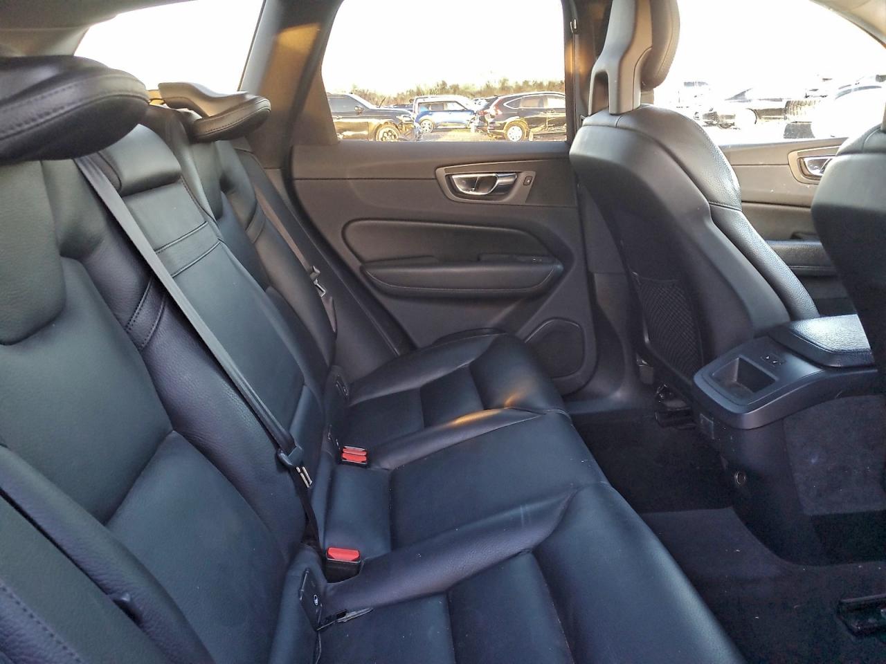 2019 VOLVO XC60 T5 photo 28