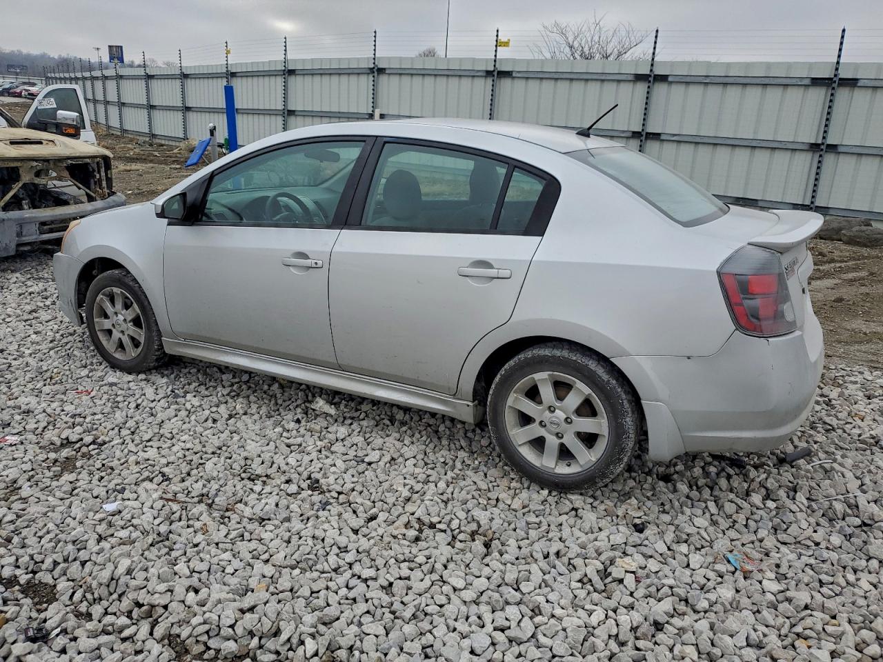 2010 NISSAN SENTRA 2.0 photo 3