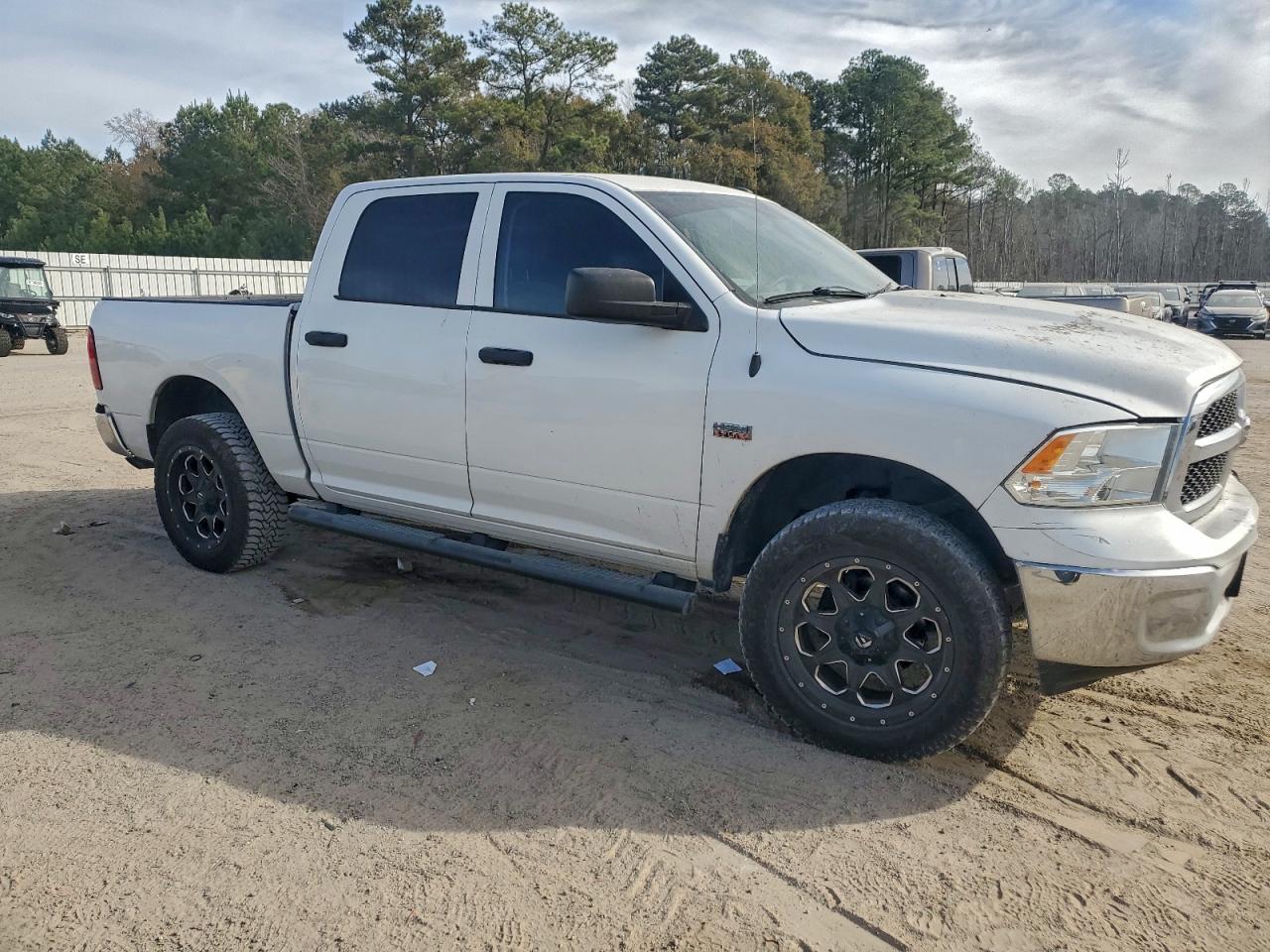 2016 RAM 1500 ST photo 4