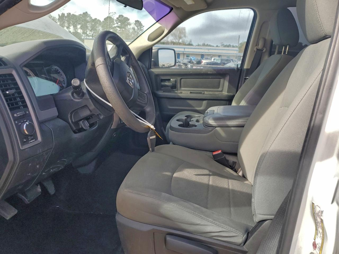 2016 RAM 1500 ST photo 7