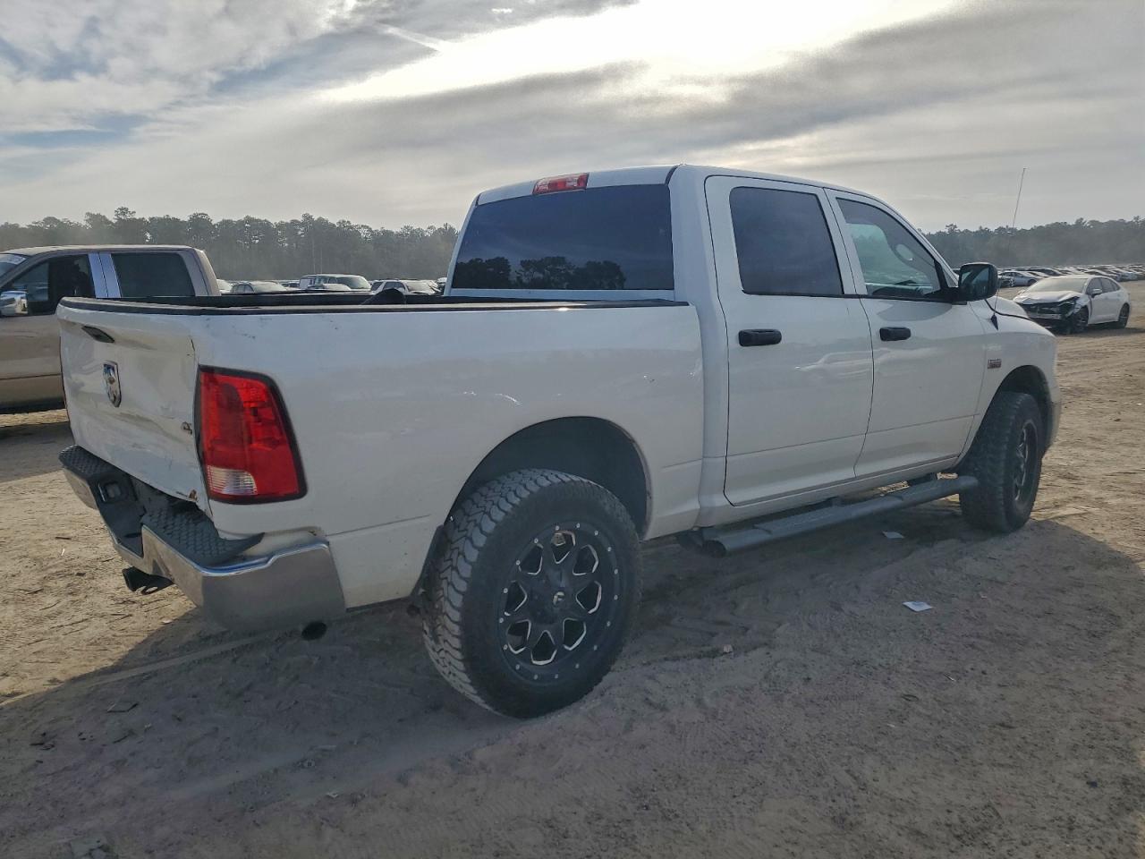 2016 RAM 1500 ST photo 3