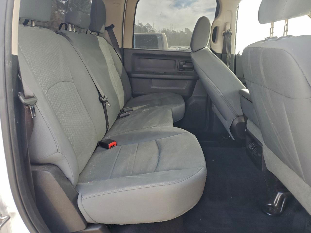2016 RAM 1500 ST photo 10