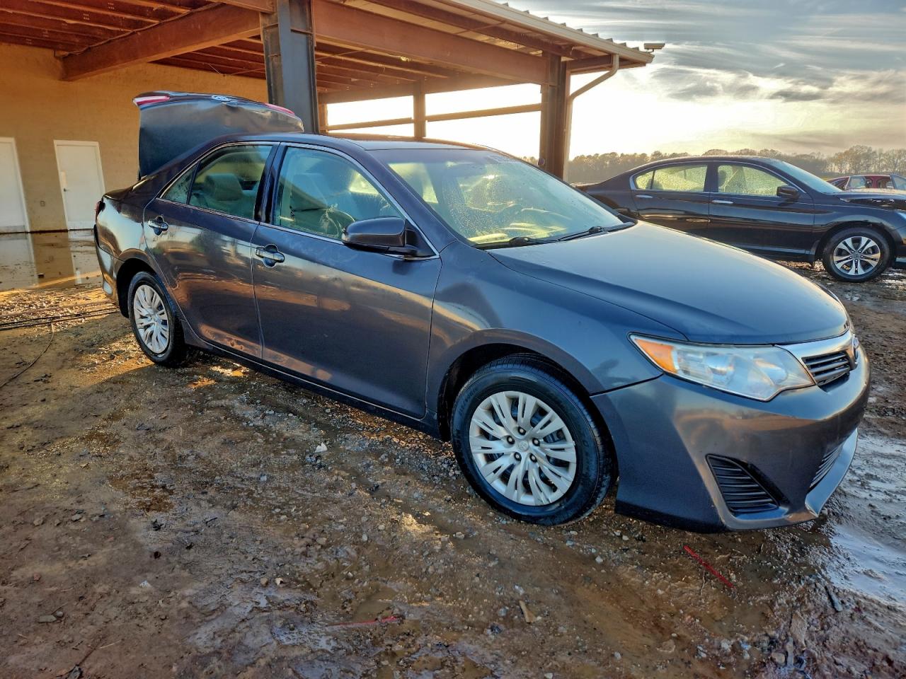 2012 TOYOTA CAMRY L photo 10