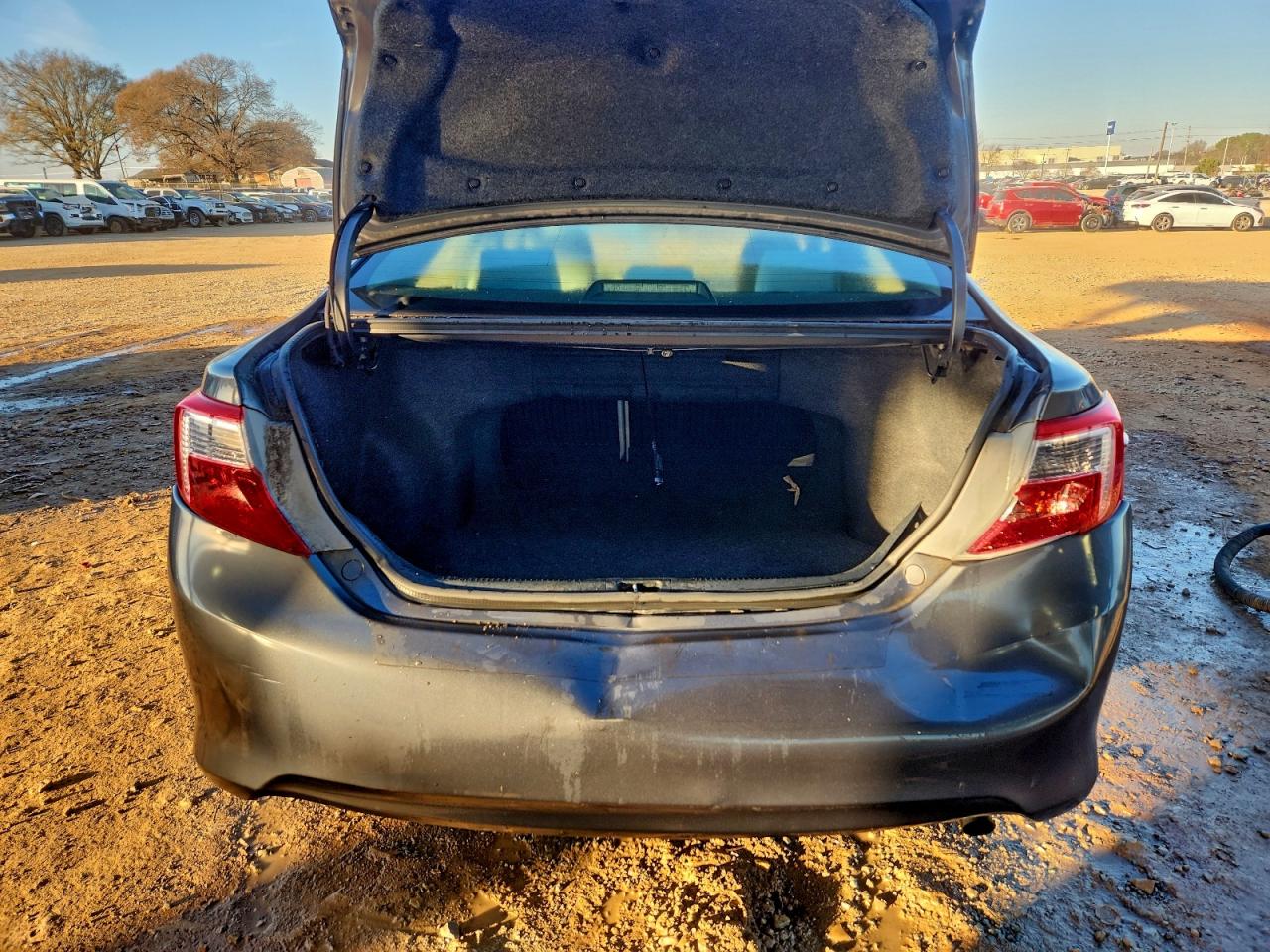 2012 TOYOTA CAMRY L photo 16